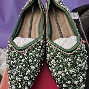 Beautiful Green Embellished Flats Size 11
